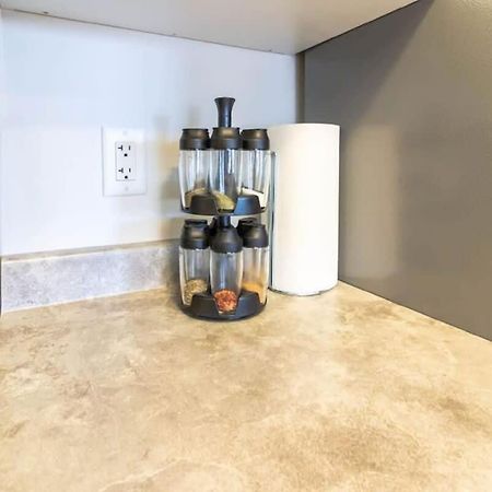 Newly Renovated Modern Condo Near Hospital, Unb Patio & Parking Coffee Сейнт Джон Екстериор снимка
