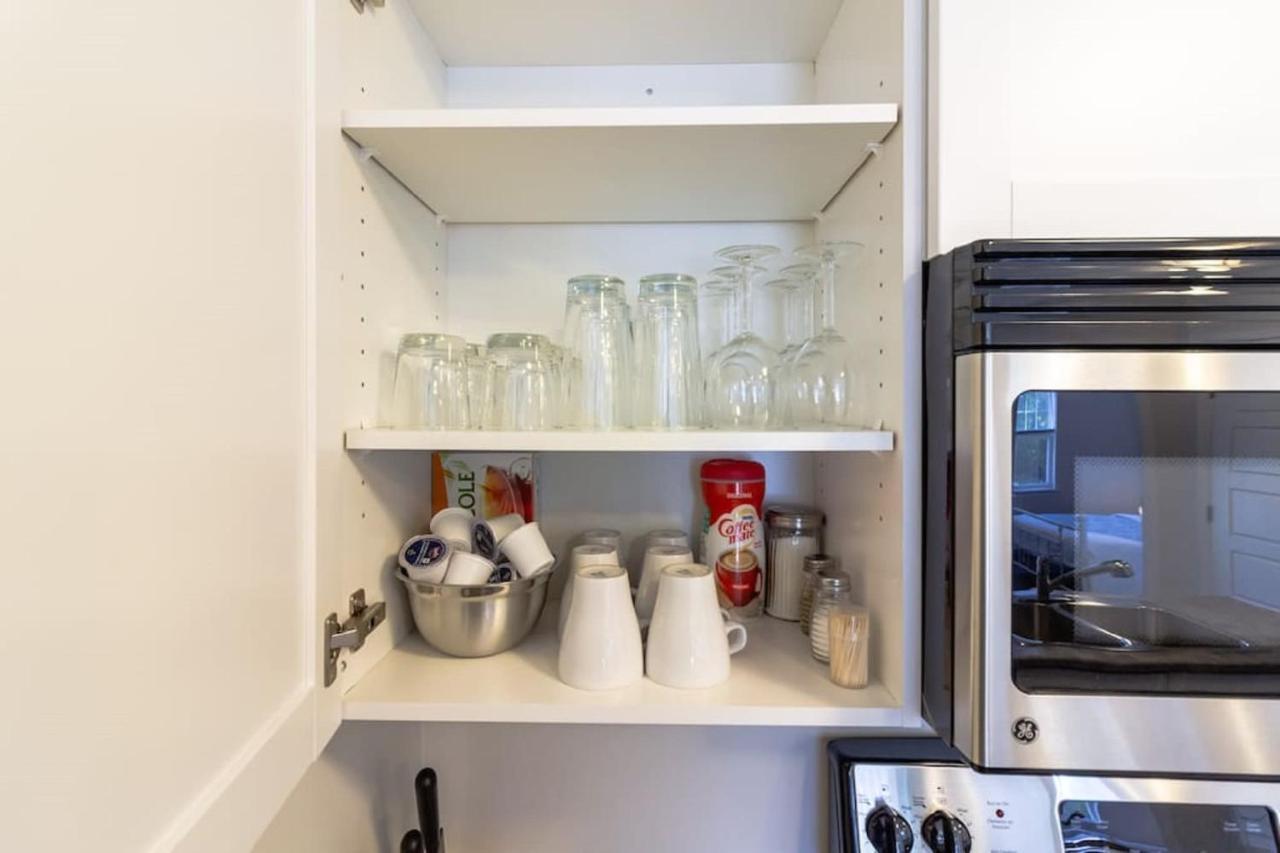 Newly Renovated Modern Condo Near Hospital, Unb Patio & Parking Coffee Сейнт Джон Екстериор снимка