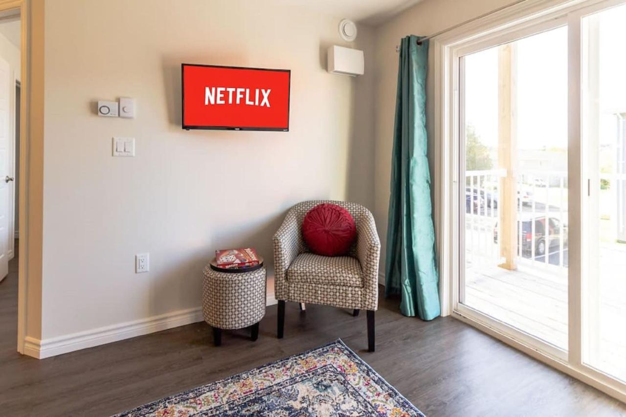 Newly Renovated Modern Condo Near Hospital, Unb Patio & Parking Coffee Сейнт Джон Екстериор снимка
