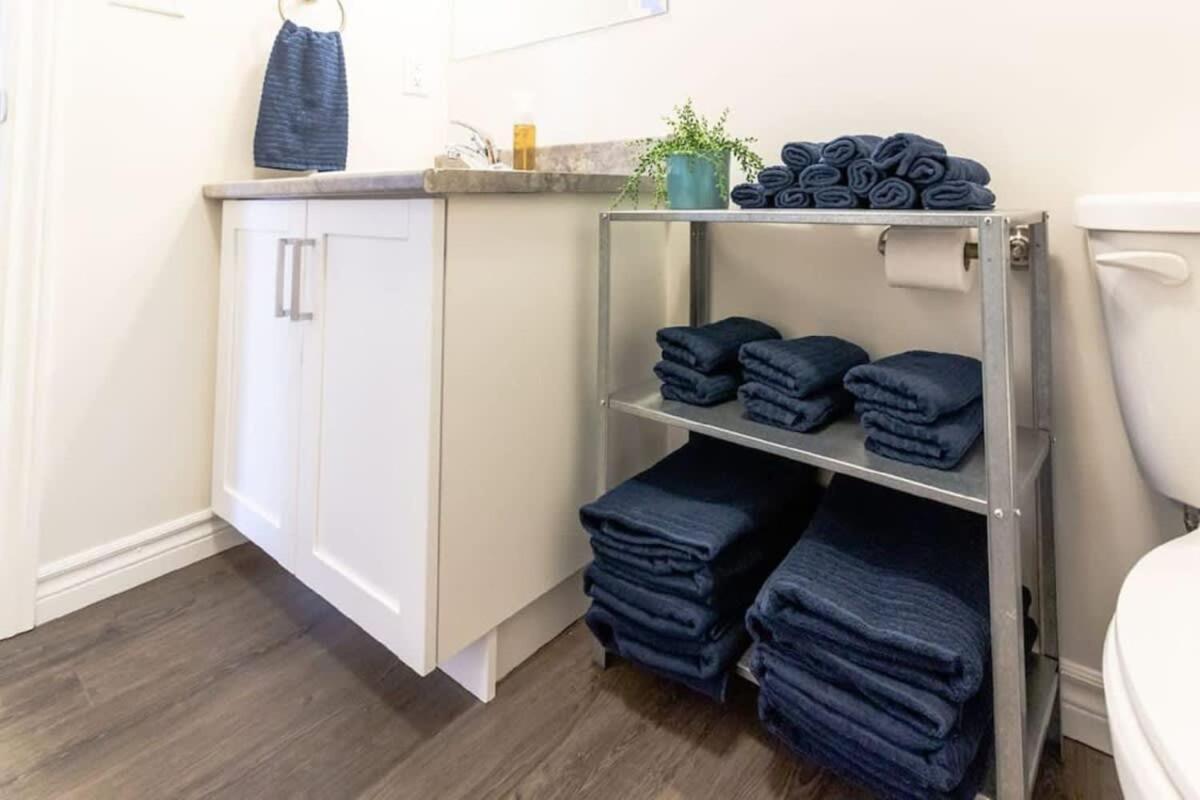Newly Renovated Modern Condo Near Hospital, Unb Patio & Parking Coffee Сейнт Джон Екстериор снимка