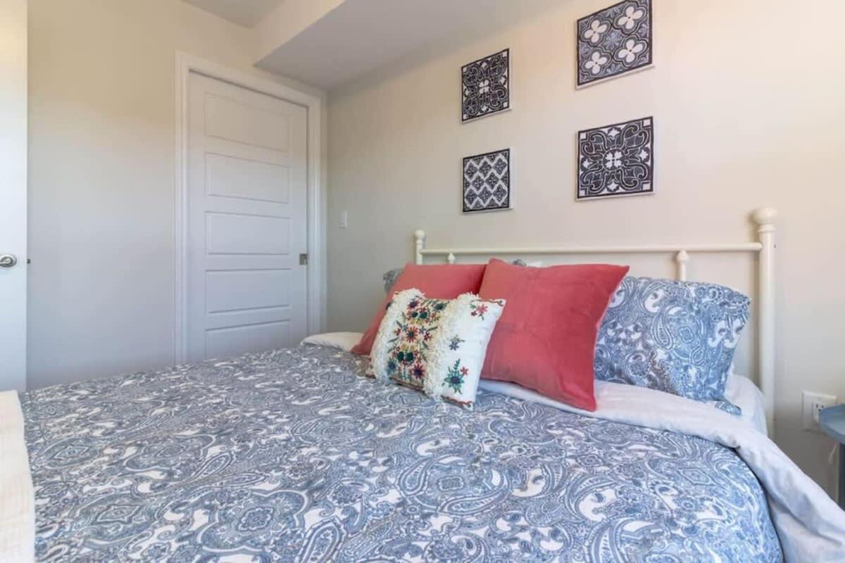 Newly Renovated Modern Condo Near Hospital, Unb Patio & Parking Coffee Сейнт Джон Екстериор снимка